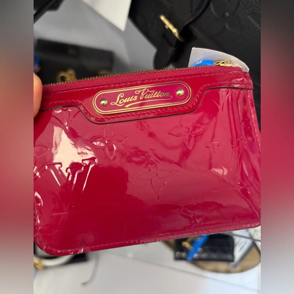 {SOLD}Louis Vuitton Pochette Clés Key in Red Monogram Vernis Patent Leather - Picture 3 of 15